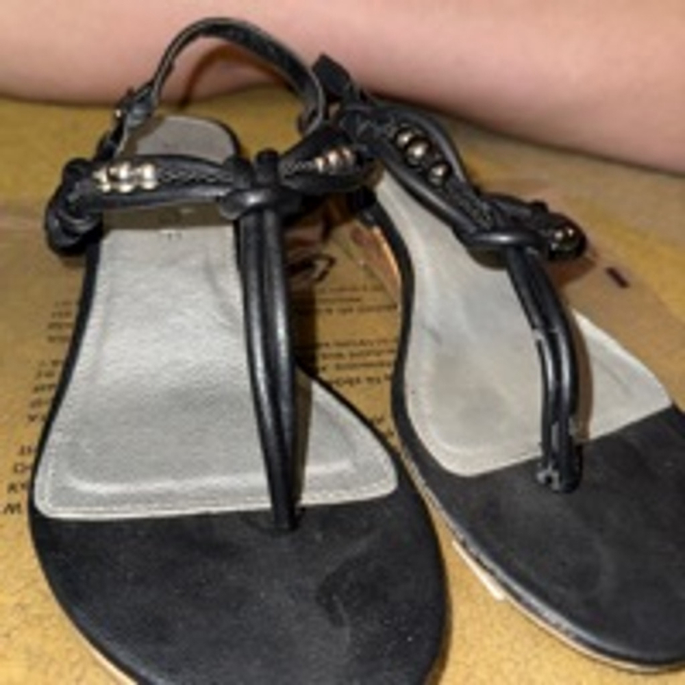 Women's Rampage Sandals Size 9 Black item 0045 wearing peeling at toe - Picture 2 of 5